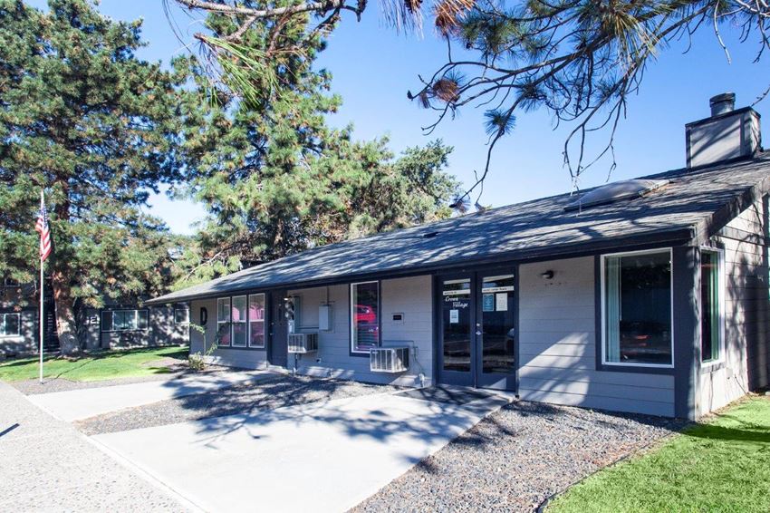 Crown Village Apartments, 445 North Volland Street, Kennewick, WA